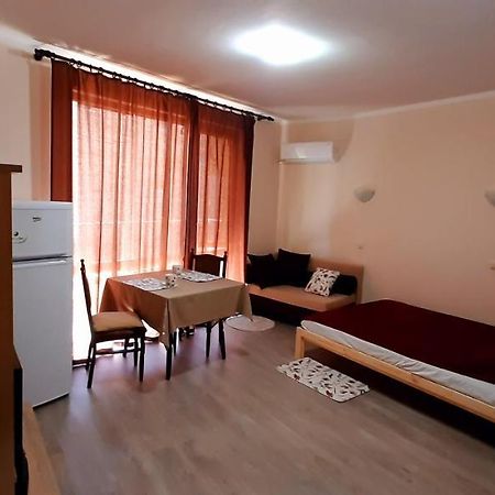 На Море В Сарафово Burgas City Exterior foto