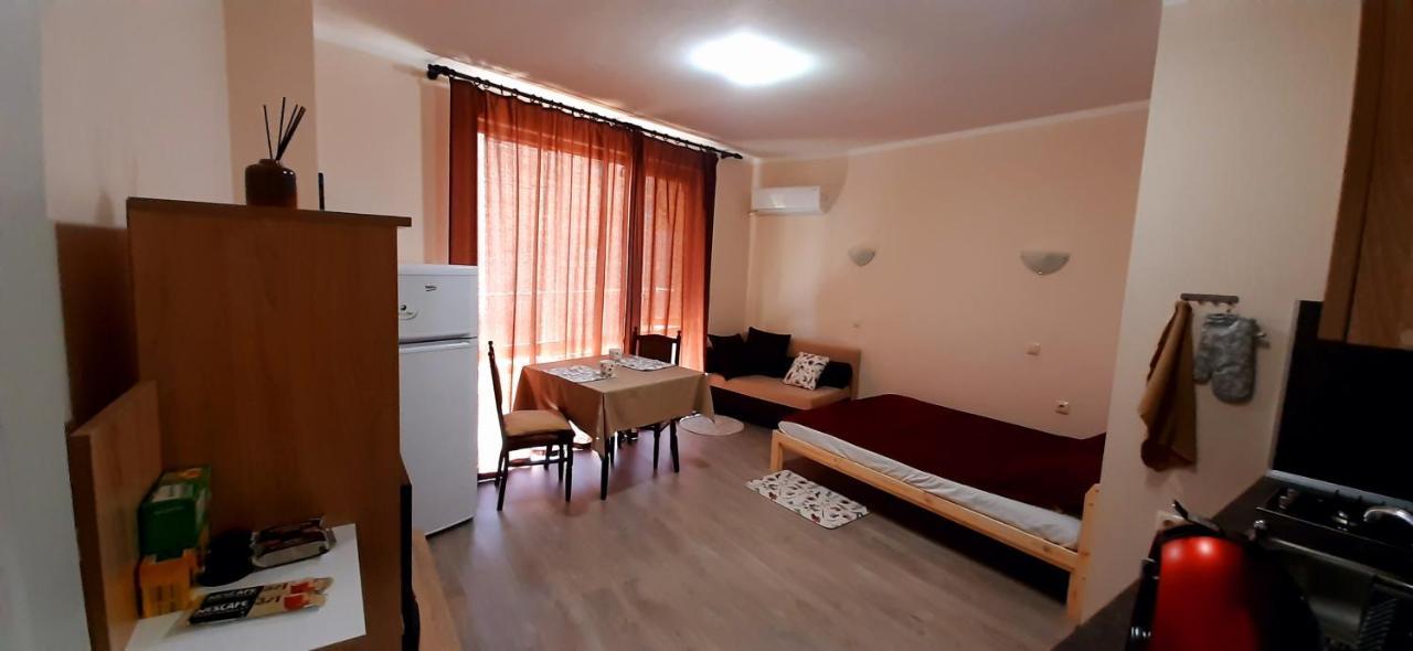 На Море В Сарафово Burgas City Exterior foto